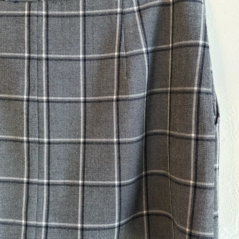 Forever 21 Gray and Black Academia Checked Plaid Skort Sz S